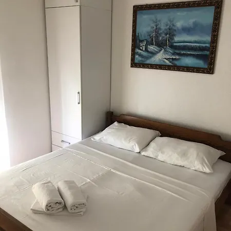 Ivo Apartment *